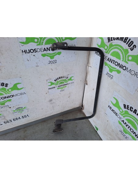 [110599] SOPORTE ESPEJO DERECHO - NISSAN L35.95