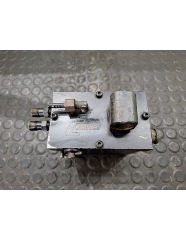 [110595] BOMBA ELEVAR CABINA - VOLVO FL 10...