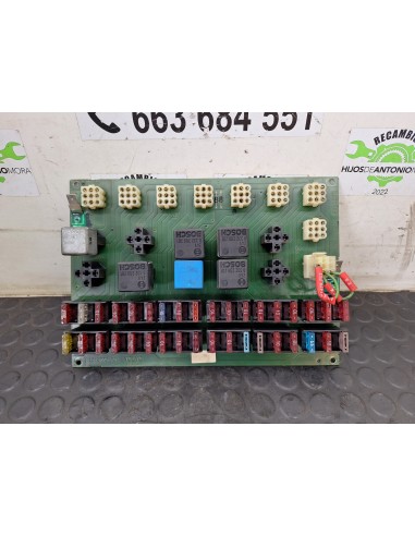 [110590] CAJA RELES / FUSIBLES - VOLVO FL 10...