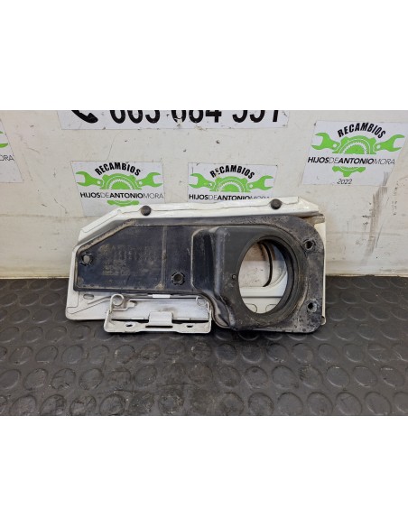 [110571] TAPA EXTERIOR COMBUSTIBLE - MERCEDES SPRINTER 02.00 - CAJA CERRADA (01/1999 - 01/2006)