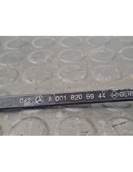 [110401] BRAZO LIMPIA DELANTERO DERECHO - MERCEDES SPRINTER 02.00 - CAJA CERRADA (01/1999 - 01/2006)