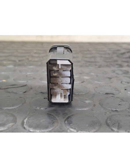 [110394] BOTON - MERCEDES ATEGO 2-EJES 18 T /BM 950/2/4 (01/1997 - 12/2004)