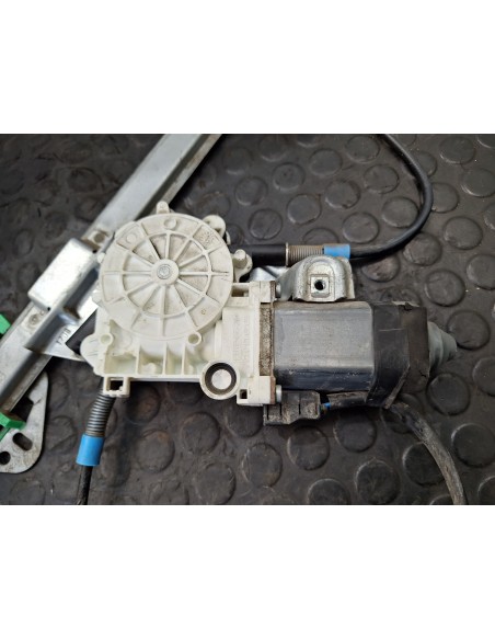 [110371] ELEVALUNAS DELANTERO DERECHO - MERCEDES ATEGO 2-EJES 18 T /BM 950/2/4 (01/1997 - 12/2004)