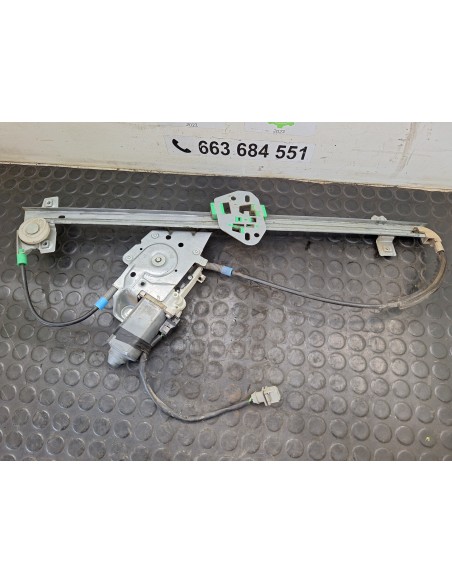 [110371] ELEVALUNAS DELANTERO DERECHO - MERCEDES ATEGO 2-EJES 18 T /BM 950/2/4 (01/1997 - 12/2004)