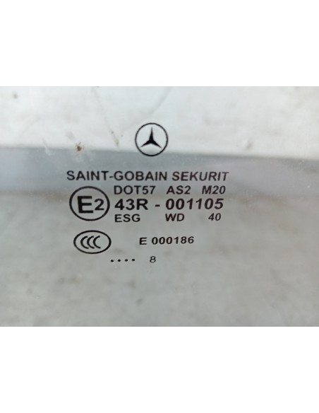 [110367] LUNA DELANTERA DERECHA - MERCEDES ATEGO 2-EJES 18 T /BM 950/2/4 (01/1997 - 12/2004)