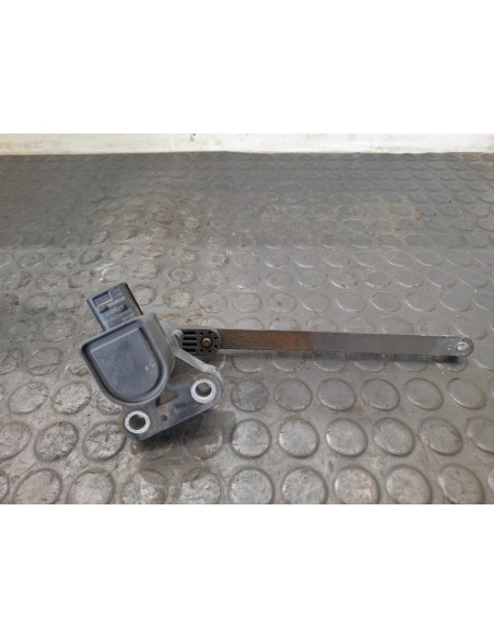 [110346] VALVULA NIVELADORA SUSPENSION - MERCEDES ATEGO 2-EJES 18 T /BM 950/2/4 (01/1997 - 12/2004)