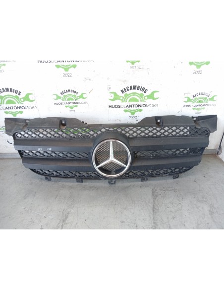 [110330] REJILLA DELANTERA - MERCEDES SPRINTER 02.00 - CAJA CERRADA (01/1999 - 01/2006)