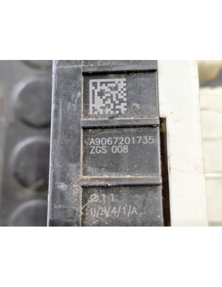 [110312] CERRADURA PUERTA DELANTERA DERECHA - MERCEDES SPRINTER 02.00 - CAJA CERRADA (01/1999 - 01/2006)