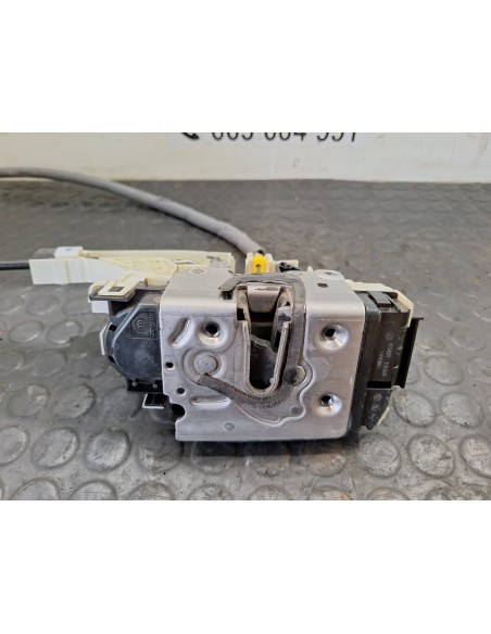 [110312] CERRADURA PUERTA DELANTERA DERECHA - MERCEDES SPRINTER 02.00 - CAJA CERRADA (01/1999 - 01/2006)