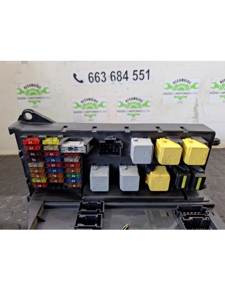 [110311] CAJA RELES / FUSIBLES - MERCEDES SPRINTER 02.00 - CAJA CERRADA (01/1999 - 01/2006)