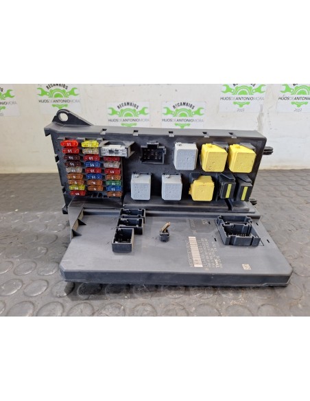 [110311] CAJA RELES / FUSIBLES - MERCEDES SPRINTER 02.00 - CAJA CERRADA (01/1999 - 01/2006)