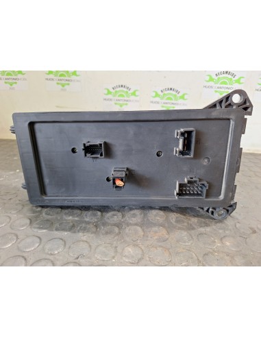 [110311] CAJA RELES / FUSIBLES - MERCEDES...