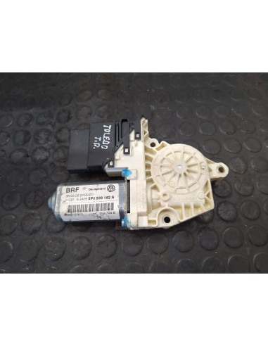 [110306] MOTOR ELEVALUNAS TRASERO DERECHO -...