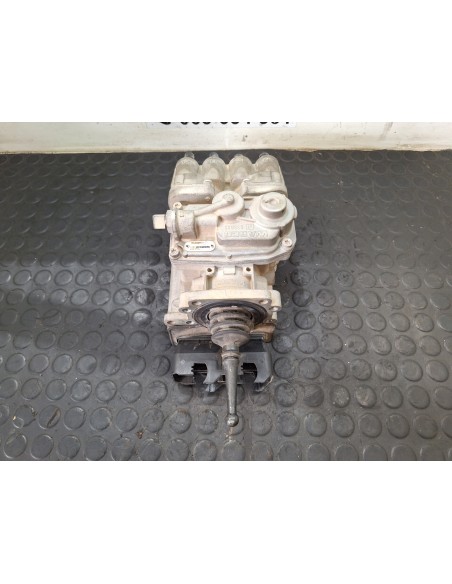 [110242] VALVULA PISADERA DE FRENO - MAN 18.240