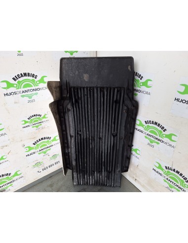 [110228] GUARDABARROS FIJO CABINA DERECHO - MAN...