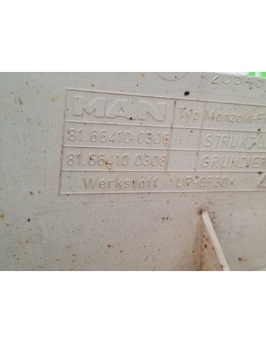 [110228] GUARDABARROS FIJO CABINA DERECHO - MAN...