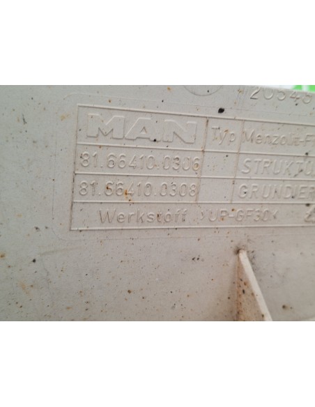 [110228] GUARDABARROS FIJO CABINA DERECHO - MAN TGX 35.XXX (01/2007 - ...)