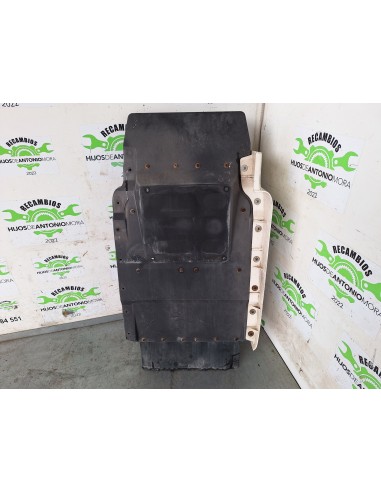 [110228] GUARDABARROS FIJO CABINA DERECHO - MAN...