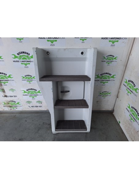 [110212] ESTRIBO DELANTERO IZQUIERO - RENAULT MAGNUM 480 DXI