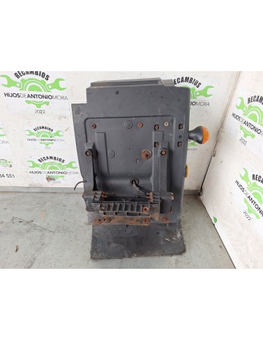 [110158] GUARDABARROS FIJO CABINA DERECHO -...