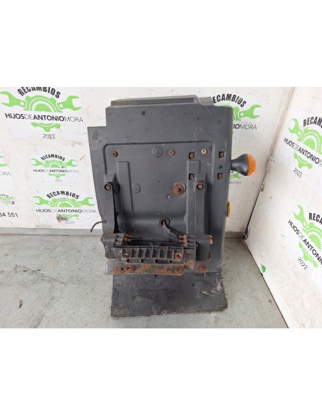 [110158] GUARDABARROS FIJO CABINA DERECHO - IVECO EUROCARGO TECTOR (01/2001 - 12/2003)