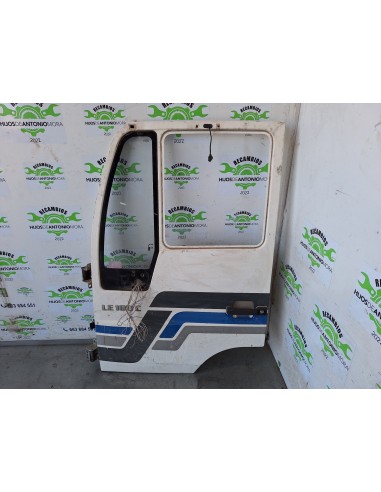 [110132] PUERTA DELANTERA IZQUIERDA - MAN LE 140