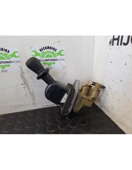 [110027] PALANCA FRENO DE MANO - MAN LE 140