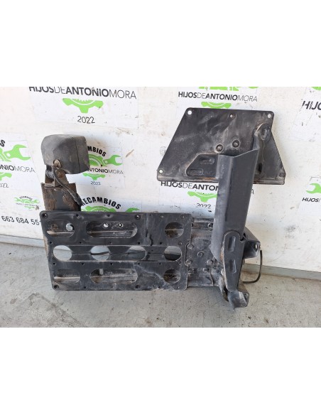 [109989] SOPORTE GUARDABARROS FIJO CABINA DERECHO - MAN TGX 35.XXX (01/2007 - ...)