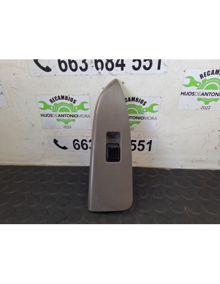 [109947] MANDO ELEVALUNAS DELANTERO DERECHO - NISSAN CABSTAR E (01/2002 - 12/2003)