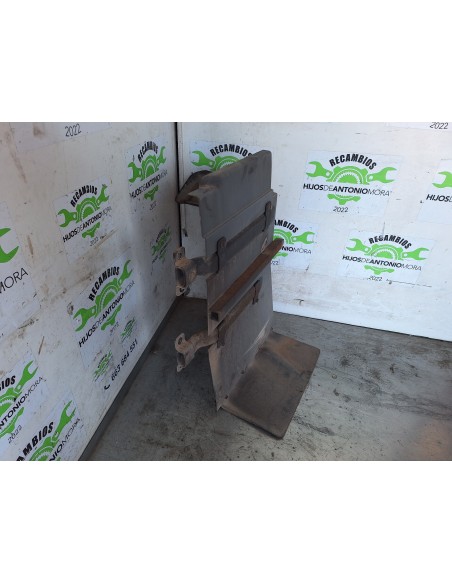 [109911] GUARDABARROS FIJO CABINA DERECHO - NISSAN ATLEON