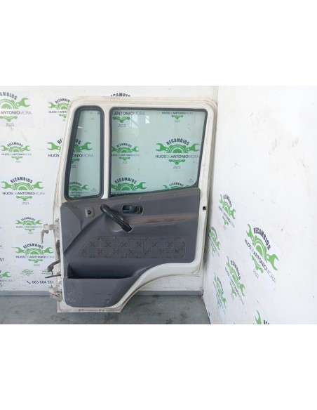 [109896] PUERTA DELANTERA DERECHA - NISSAN ATLEON