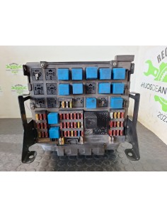 [109881] CAJA RELES / FUSIBLES - RENAULT HD 300.18 / 26... 2