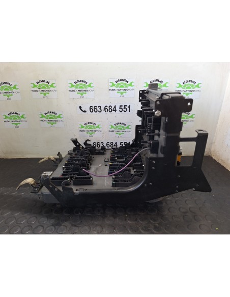 [109881] CAJA RELES / FUSIBLES - RENAULT HD 300.18 / 26 PREMIUM E2 (01/1996 - 12/2001)