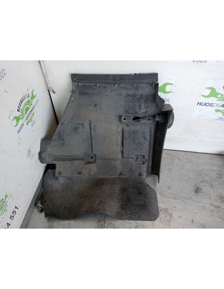 [109830] GUARDABARROS FIJO CABINA IZQUIERDO - NISSAN CABSTAR -09.06 (01/2006 - 12/2013)