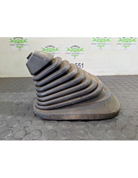 [109770] GUARNECIDO PALANCA CAMBIO - NISSAN L - 75.095