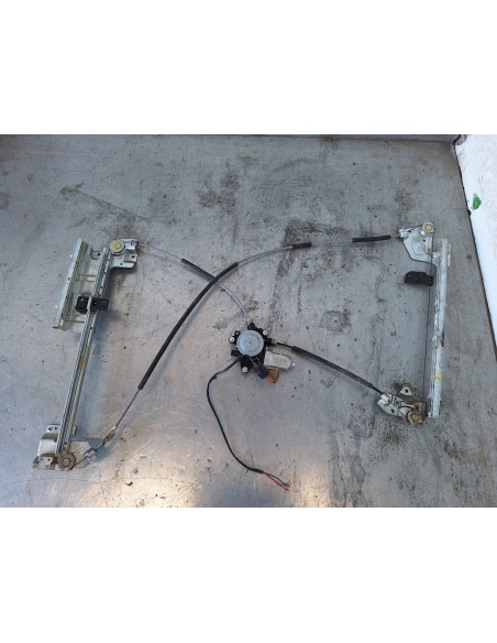 [109749] ELEVALUNAS DELANTERO IZQUIERDO - MITSUBISHI CANTER 01/99 - (01/1999 - 12/2006)