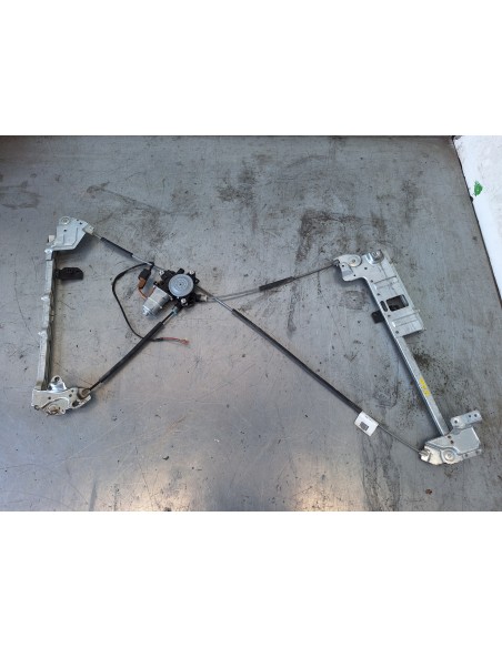 [109749] ELEVALUNAS DELANTERO IZQUIERDO - MITSUBISHI CANTER 01/99 - (01/1999 - 12/2006)