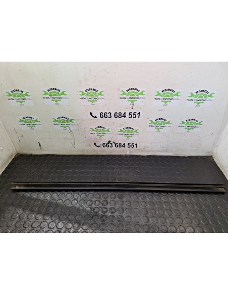 [109748] LAMELUNAS DELANTERO IZQUIERDO - CITROEN JUMPY FUGÓN (01/2016 - 12/2020)