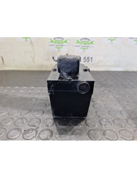 [109732] BOMBA ELEVAR CABINA - IVECO EUROCARGO TECTOR (01/2001 - 12/2003)