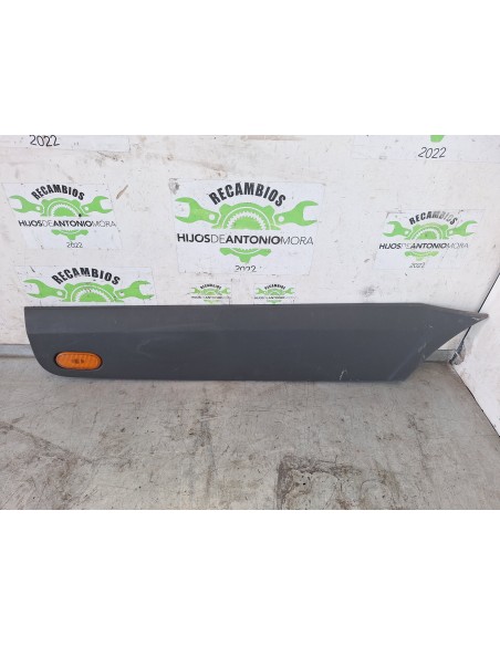 [109674] MOLDURA LATERAL DERECHA - MERCEDES SPRINTER 02.00 - CAJA CERRADA (01/1999 - 01/2006)