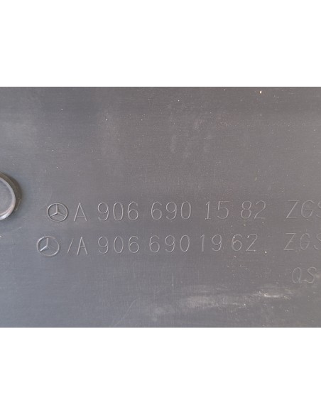 [109673] MOLDURA LATERAL IZQUIERDA - MERCEDES SPRINTER 02.00 - CAJA CERRADA (01/1999 - 01/2006)