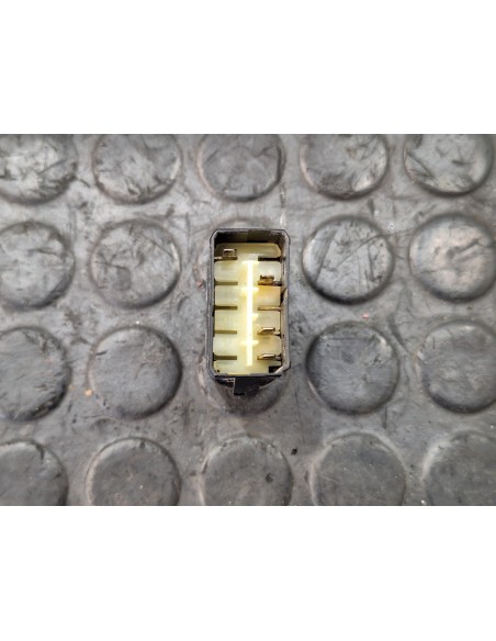 [109666] BOTON - MERCEDES SPRINTER 02.00 - CAJA CERRADA (01/1999 - 01/2006)