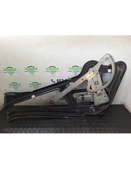 [109613] ELEVALUNAS DELANTERO IZQUIERDO - MERCEDES SPRINTER 02.00 - CAJA CERRADA (01/1999 - 01/2006)