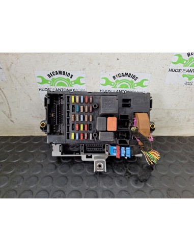 [109497] CAJA RELES / FUSIBLES - IVECO DAILY...