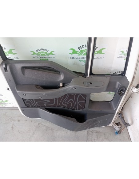 [109472] PUERTA DELANTERA IZQUIERDA - IVECO EUROCARGO TECTOR (01/2001 - 12/2003)