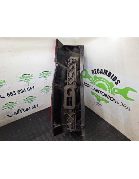 [109464] PILOTO TRASERO DERECHO - MERCEDES SPRINTER 02.00 - CAJA CERRADA (01/1999 - 01/2006)