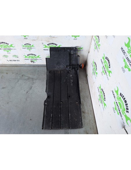 [109434] GUARDABARROS FIJO CABINA IZQUIERDO - IVECO EUROCARGO TECTOR (01/2001 - 12/2003)