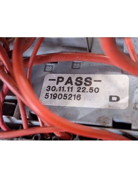 [109339] CAJA RELES / FUSIBLES - IVECO DAILY CAJA CERRADA