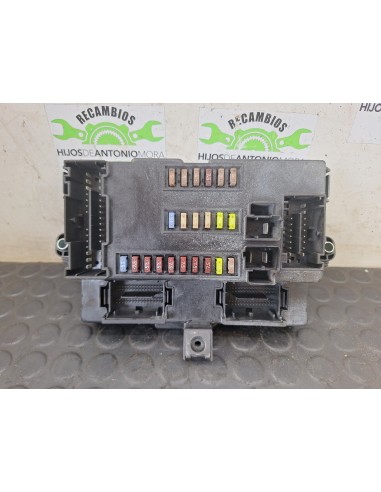 [109338] CAJA RELES / FUSIBLES - IVECO DAILY...