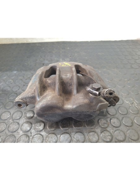 [109327] PINZA DE FRENO DELANTERA IZQUIERDA - NISSAN CABSTAR E (01/2002 - 12/2003)